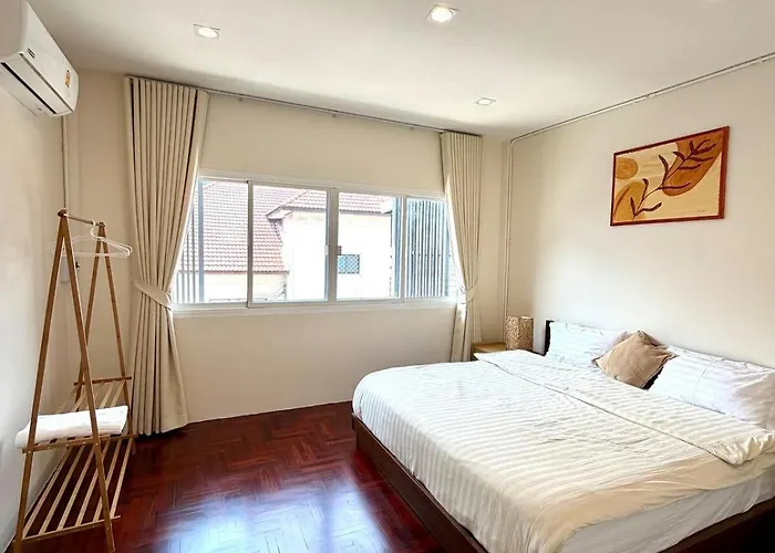 5br Sleeps 10 Pool 2minbts Rooftop Free Airport Pickup * 曼谷